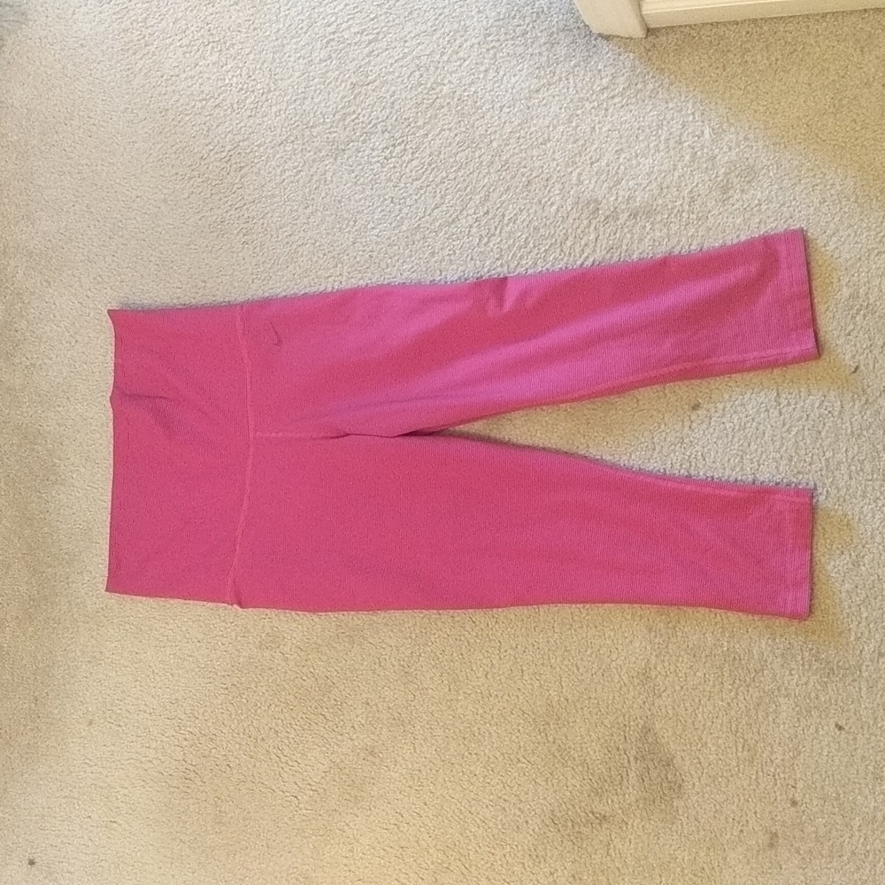 Nike DRI Fit Capri length workout leggings